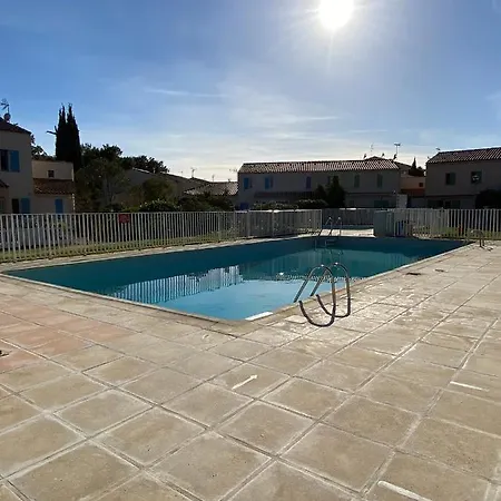 Les Locations Cinaureva « Village De La » *