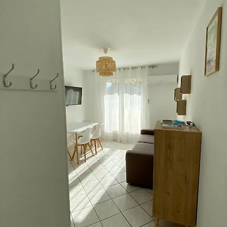 Les Locations Cinaureva « Village De La »