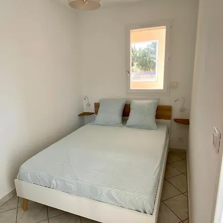 Les Locations Cinaureva « Village De La » Apartment