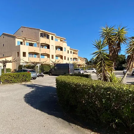 Apartment Les Locations Cinaureva « Village De La » La Londe-les-Maures
